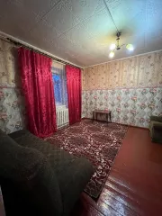 Жилое помещение, кадастровый номер: 72:25:0101005:453, площадь 25.7 кв.м., вид права, доля в праве: Собственность 
Расположенное по адресу: Тюменская область, город Ишим, улица Республики, дом 93а, комната 5
Ограничения (обременения) права: Все запреты и ограничения с имущества должника…