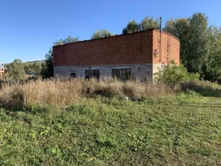 нежилое здание нежилое здание 
Год ввода в эксплуатацию: 1983 
Количество подземных этажей : 0 
Вид ограничений и обременений: отсутствуют 
Общая площадь: 164 
Материалы наружных стен здания : каменные 
Кадастровая стоимость : 443311.19 
Кадастровый номер: 02:12:041001:387 
Назначение здания …