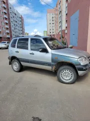 Chevrolet Niva, 2003 г.в., VIN X9L21230030001091, автотранспортное средство Chevrolet Niva, 2003 г.в., VIN X9L21230030001091. Машина не на ходу, требуется капитальный ремонт двигателя, замена переднего моста, ремонт порогов, ремонт задних лонжеронов (ввиду их отсутствия), ремонт заднего моста и…
