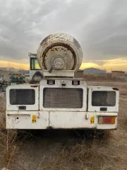 Бетоносмеситель YNIX QGMC3500 самозагрузка. Бетоносмесительная машина с функцией самозагрузки YNIX QGMC3500.