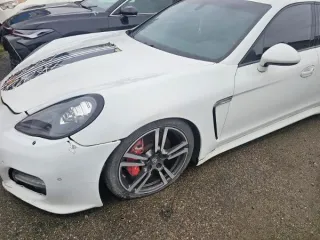 Porsche Panamera 4 автомобиль марки Porsche Panamera4 с государственным регистрационным знаком Х888ВЕ123 и ключ от автомобиля. Документы отсутствуют. Вид транспорта: легковой автомобиль. Год выпуска: -. Государственный регистрационный знак: Х888ВЕ123. VIN номер: -. Марка: Porsche. Модель: Panamera…
