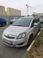 Легковой автомобиль, марка: Opel, модель: Zafira, год изготовления: 2011 г.в., серебристого цвета, мощностью 140 л.с., рабочий объем двигателя 1796 см3 (VIN XWF0AHM75C0000525)
