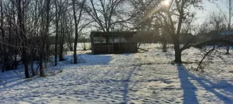 Нежилое здание с кадастровым номером 61:06:0060209:131 площадью 375,2 кв. м., расположенное по адресу: Ростовская область, Веселовский р-н, х. Красное Знамя, пер. Школьный, 7 иземельный участок с кадастровым номером 61:06:0060209:12 площадью 5600 кв. м., расположенный по адресу: Ростовская область…