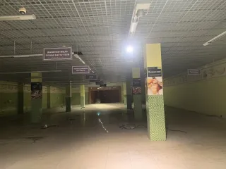 Нежилые помещения 5702.4 кв. м, гараж 2946 кв. м, земельный участок 5220 кв. м, Москва. Нежилые помещения (этаж 1, помещение VI - комната 1, помещение VIа - комната 1, помещение VII - комната 1, этаж 2, помещение IX комнаты 1-41, помещение VIII - комната 41, этаж 3, помещение XI - комнаты 1-42…