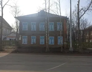 Нежилое здание, 337,1 кв.м, Вологодская область, г. Великий Устюг, ул. Красная, 88, кадастровый номер 35:10:0103025:362, год постройки – 1917. Здание двухэтажное, деревянное, коммуникации отключены. Здание является объектом культурного наследия регионального значения «Дом Львова», 1902 г. Год ввода…