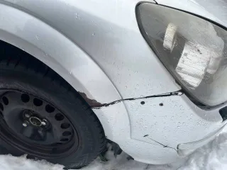 Opel Astra 2011 года, 241113 км, 90 л.с. Автомобиль на ходу, заводится. Есть следы коррозии на колесных арках. Зимняя шипованная резина (3 сезона). Коробка в порядке, переключение мостов тоже. Переднеприводная, механика. Требуется капитальный ремонт двигателя, двигатель не родной, замена не…