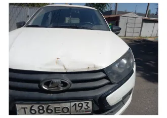 LADA Granta 2022 года выпуска, VIN: XTA219140P04650985. Цвет кузова белый, объем двигателя 1596 см³, тип кузова: легковой комби (хэтчбек). Автомобиль на ходу, однако требует комплексного ремонта: неисправен кондиционер; из‑за износа задних тормозных барабанов и колодок не функционирует стояночный…