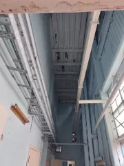 Нежилое здание 308.6 кв.м, Забайкальский край. Назначение: нежилое, 1 этаж, кадастровый номер 75:24:340905:32, площадь 308,60 кв. м. Адрес: Забайкальский край, Шилкинский район, пгт. Первомайский, ул. Индустриальная, 8В. Земельный участок под зданиями в аренде, категория земель: земли…