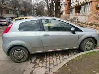 Fiat Punto, 2007 года, 77 лс, 171030 км, АКПП Автомобиль марки Fiat Punto, г.в. 2007, цвет серебристый, VIN ZFA19900000328366 Техническое состояние транспортного средства: машина не на ходу, требует ремонта ходовой части, замены электромагнитного клапана на коробке передач.