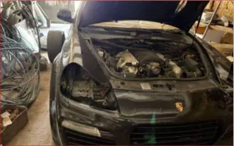 Porsche Cayenne 2007 года, 385 лс, VIN: WP1AB29P98LA35106. (отсутствуют передние фары, на заднем правам колесе запасное колесо, автомобиль не заводится-причина не известна, пробег более 300 000 км.)