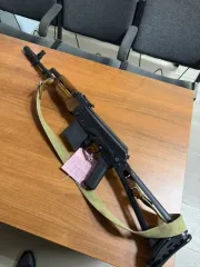 Гладкоствольное самозарядное ружьё Сайга-410. Наименование изделия: гладкоствольное самозарядное ружьё «Сайга‑410». Производитель: АО «Ижевский механический завод» (концерн «Калашников»). Калибр: .410 (патрон 410/76 — гильза длиной 76 мм). Тип оружия: гладкоствольное самозарядное ружьё на базе…