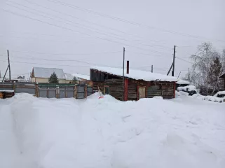 Земельный участок площадь 2190 +/- 33 кв.м. кадастровый номер 14:32:140101:83 и 
Жилое здание, площадь  83.5 кв.м., кадастровый номер 14:32:140101:1667 вид права, доля в праве: Общая долевая собственность 1/2
Расположенные по адресу Республика Саха, у. Хангаласский, с. Октемцы, ул. Эркээни, д. 5
