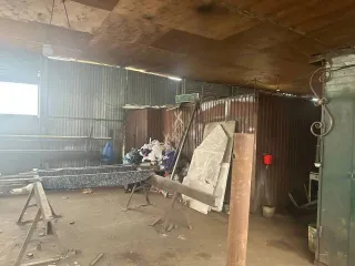 Ангар 540 кв.м, объект незавершенного строительства 80,6 кв.м и земельный участок 3728 кв.м в Ставропольском крае. Земельный участок кадастровый номер 26:29:091008:175 площадью 3728 кв.м, по адресу: Российская Федерация, Ставропольский край, р-н Предгорный, в границах МО Этокского сельсовета. Ангар…