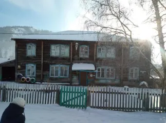 Нежилые здания 356,4 кв.м и участок 2062 кв.м, Усть-Кокса. Нежилое здание кадастровый номер 04:08:030101:540 площадь 343,7 кв.м, нежилое здание кадастровый номер 04:08:030101:539 площадь 12,7 кв.м, земельный участок 04:08:070501:137 площадь 2062 кв.м, расположенные по адресу: Республика Алтай…