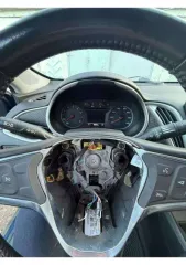 Chevrolet Malibu 2019 года, 163 л.с., пробег 105924 км, АКПП. VIN: 1G1ZG5ST7KF191593. Техническое состояние: Выстрелило 6 (или 7) подушек безопасности, аккумулятор не работает, машина не заводится. Заднее левое колесо спускает полностью примерно за 2-3 дня (под замену). Стук рейки. Не горит правая…