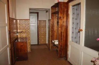 Квартира 84.4 м² Свердловская область, Артёмовский район, п. Буланаш, ул. Кутузова, д. 29, кв. 13, кадастровый номер 66:02:1703009:236. Находится в залоге у ПАО "Совкомбанк" (ИНН 4401116480, ОГРН 1144400000425).