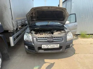 Автомобиль Kia Sportage 2006 года выпуска, VIN KNEJE55156K293075, легковой, двигатель D4EA BH227243, серебристый цвет, мощность 112.2 л.с., дизельный двигатель. Состояние удовлетворительное, с учетом износа: имеются незначительные повреждения по кузову, ржавчина, отсутствует аккумулятор. Имущество…