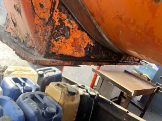 Полуприцеп цистерна 964871, 2012г.в., г/н HО323654, VIN Х8А964871С0000010, модель, номер шасси С000010, номер кузова отсутствует, цвет оранжевый. Рабочее состояние не проверялось, имеет справа большие вмятины, металлическая заплатка в виде пластины. Обременения: запреты судебного пристава…