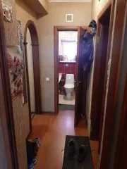 Квартира в Калининграде, 35 кв.м, 1 комната. Адрес: Калининградская обл., г. Калининград, ул. П. Морозова, д. 53, кв. 2, кадастровый номер: 39:15:150830:482, 1 этаж. Вместе с официальной площадью квартиры, указанной в выписке из ЕГРН, в данной квартире имеется неучтенная дополнительная площадь…
