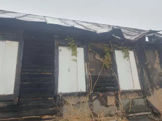 Жилой дом, площадь 42 кв.м., кадастровый (условный) номер: 30:01:150411:177. Дом сгорел, что подтверждается справкой МЧС России №166579 от 30.07.2024 и 
Земельный участок, площадь 627 кв.м., кадастровый (условный) номер: 30:01:150411:270.