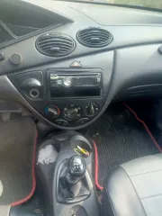Ford Focus 2004 легковой, VIN X9FFXXEEDF4S42493, на условном ходу. VIN-номер частично не читаемый, требуется ремонт.