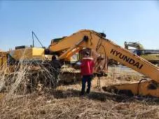 Экскаватор гусеничный Hyundai R300LC-9SH, заводской номер HHKHZ808LE0000183, 2014 год выпуска, госномер 58 УЕ 9248 (63 СВ 9366). Экскаватор гусеничный Hyundai R300LC-9S, заводской номер HHKHZ810LE0001178, 2014 год выпуска, госномер 58 УЕ 9241 (63 СВ 9362). Трактор ДТ-75 ДЕРС2 с буровой установкой…