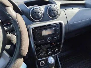 Renault Duster, 2013 года, 90 лс, 259000 км, полный привод, VIN X7LHSRDVN48895076. Автомобиль на ходу, коробка механика. Расход масла и соляры большой. Необходимо выполнить ремонтные работы ходовой передней части. Салон грязный, под накидками все в пятнах. Горит лампочка свечей накаливания. Бампер…