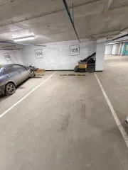 Машино-место, площадь 20.7 кв.м., адрес: Россия, Тюменская область, г Тюмень, улица Первооткрывателей, дом 4, машино-место № 105, кадастровый номер: 72:17:1312001:2873 Находится в совместной собственности.