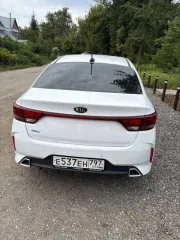 Kia Rio 2021 года, 123 лс, 213000 км, АКПП, VIN Z94C241BBMR234262, цвет – белый