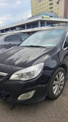 Opel Astra 2011, 115 лс, 196000 км. Автомобиль OPEL ASTRA, VIN XUFPE6DD3C3002173, кузов № XUFPE6DD3C3002173, цвет — черный металлик, год выпуска - 2011.