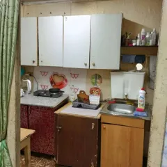 1/4 доля дома 33,5 кв.м и 1/4 доля земельного участка 668 кв.м, Ивановская обл, кадастровый номер: 37:21:061207:165 и 1/4 доля в праве на земельный участок, площадь: 668кв.м., кадастровый номер: 37:21:061207:15 адрес (местонахождение): Ивановская обл, р-н Южский, г Южа, ул Ганабина, д 29.