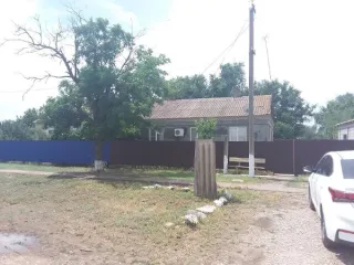 Квартира 60,8 кв.м и земельный участок 830,7 кв.м, Ставропольский край. Квартира, кадастровый номер 26:20:040306:435, этаж 1, адрес: Ставропольский край, Буденновский район, с. Толстово-Васюковское, ул. Юбилейная, д. 24, кв. 2. Земельный участок, кадастровый номер 26:20:040306:207, адрес ориентира…