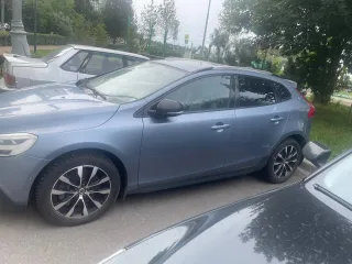 Volvo V40 2018, VIN YV1MZ29H0K2177566. Ознакомление с имуществом, его фактическим и техническим состоянием, имеющимися документами, обременениями и иной информацией по имуществу осуществляется по предварительной договоренности с организатором торгов по адресу г. Москва, ул. Митинская, д. 10. Для…
