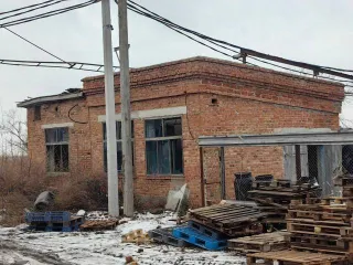 Имущественный комплекс, 8757,6 м², Ростовская область. Имущественный комплекс в Ростовской обл., находящийся по адресу: Ростовская обл., г.Константиновск, ул.Заводская, д.7, включающий нежилые здания: пл.6717,6м2, кад.№61:17:0010112:287; пл.740,7м2, кад.№61:17:0010112:289; пл.401,3м2…