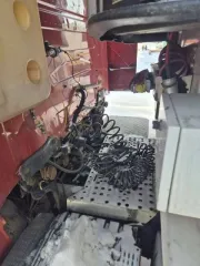 Грузовой-тягач седельный Scania R124L420 2000 года, VIN XLER4X20004424775. Техническое состояние: требуется полное текущее обслуживание – транспортное средство не используется с ноября 2025г., износ шин 60–70%, требуется замена аккумуляторов.