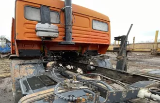 Бульдозер Shantui SD16F, 2011 г.в., желтый, гусеничный. Заводской номер SD16AF123031, двигатель C9115003106. Мощность 184 л.с. (135 кВт). Гос. номер 8677РК38. Имущество в залоге ФНС России на основании определения Арбитражного суда от 02.04.2024 по делу А19-3157/2023.