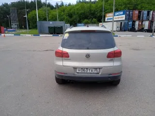 Volkswagen Tiguan 2012  Volkswagen модель Tiguan 2012 г.в. VIN-номер XW8ZZZ5NZCG116835 С автомашиной Volkswagen модель Tiguan 2012 г.в. VIN-номер XW8ZZZ5NZCG116835 можно ознакомиться в рабочие дни по месту хранения автомашины, находящейся по адресу: Вологодская обл., г. Череповец, пр-кт Победы, д…
