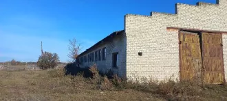 Здание автогаража здание автогаража площадью 926,2 кв.м, кадастровый номер 73:07:070804:666, расположенное по адресу: Ульяновская область, Майнский район, с.Загоскино, ул.Колхозная, расположенное на земельном участке с кадастровым номером 73:07:070804:708, площадью 1115 кв.м, категория земель…