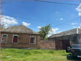1/2 доля жилого дома, 76,8 кв.м, с. Новый Батако, РСО-Алания. Доля в праве на жилой дом, площадь: 76,8 кв.м., адрес (местонахождение): РСО-Алания, с. Новый Батако, ул. Бзарова, д.22, категория земель: Жилой дом, кадастровый номер: 15:03:0150127:17