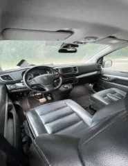 Легковой Peugeot Traveller, VIN-Z8TVEAHXVJM009923, 2018 г. в., цвет – черный. Т/с не исправно, отсутствуют пассажирские сиденья, а также есть иные недочеты описанные в отчете об оценки.