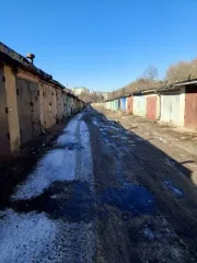 Гараж 18,1 кв.м и земельный участок 19 +/- 2 кв.м в Орле. Адрес: Россия, Орловская область, г. Орел, пер. Левоовражный, д. 1А, ПГК "Лада", линия Б, гараж №249. Кадастровый номер участка: 57:25:0030756:525, кадастровый номер помещения: 57:25:0030756:1337. Находится в совместной собственности…