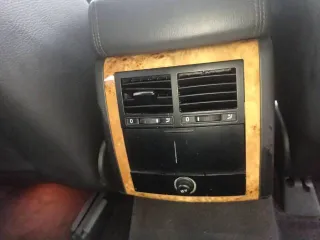 Volkswagen Touareg 2009 года, 240 л.с., пробег 226 545 км, полный привод, АКПП. Цвет черный, дизельный двигатель 3.0 л турбо. Имеются технические неисправности: повреждения ЛКП (сколы, царапины, сход лака), АКПП в аварийном состоянии (пинки, толчки, удары). Автомобиль на ходу. VIN…