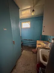 Нежилое здание площадью 88,5 кв. м и земельный участок площадью 867+/-10 кв.м. по адресу: Нижегородская область, г. Арзамас, микрорайон Кирилловский, линия 17-я, д. 1. Кадастровые номера: 52:40:0404001:2993 (здание), 52:40:0404001:2633 (земельный участок). Назначение здания: нежилое, 1 этаж…