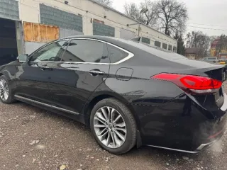 Автомобиль Hyundai Genesis, 2015 года выпуска. Цвет кузова черный, VIN KMHGN41CDGU117616, регистрационный номер Р582ТЕ 39. Мощность двигателя 249 л.с., экологический класс пятый, коробка передач автоматическая, привод передний, объем двигателя 2999 см3, пробег 322348 км.