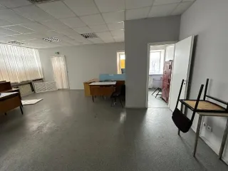 Объект аренды площадью 178,7 кв. м, номера на поэтажном плане: этаж 2, пом. 1, ком. 16, 17, 18, 19, 20, 21, 23, 24, 25, 26, 27, адрес: Московская область, район Шаховской, гп Шаховская, рп Шаховская, ул. 1-я Советская, д. 14 Назначение здания: Нежилое Общая площадь: 178,7 кв. м Общие сведения об…