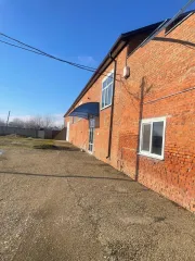 Имущественный комплекс 1456.6 кв. м и земельный участок 23784 кв. м в Республике Адыгея, ауле Хатукай. Комплекс состоит из нежилого здания общей площадью 1 456,6 кв. м, включающего мельницу, склад, гараж и прочие строения и сооружения, этажностью 1, кадастровый номер: 01:03:2300073:70. Земельный…
