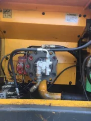 Экскаватор Hyundai R210LC-7 2008 года, цвет серый, желтый, госномер 6821 CB 78, номер двигателя B59-26431500.