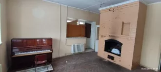 Нежилое здание с кадастровым номером 49:09:000000:666 общей площадью 514,3 кв.м. и земельный участок под ним площадью 1784 кв. м. с кадастровым номером 49:09:032201:35, вид разрешённого использования – блокированная жилая застройка; дошкольное, начальное и среднее общее образование; благоустройство…