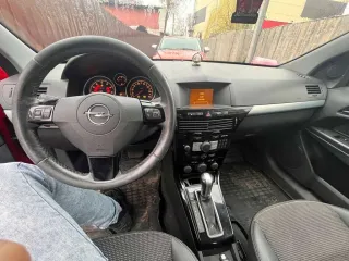 Opel Astra 2008, идентификационный номер (VIN): XUF0AHL089B011617, год выпуска: 2008 г., пробег 207 677 км., мощность 140 л.с., цвет красный, коробка передач автоматическая, руль левый, техническое состояние: не на ходу, требуется ремонт генератора, замена теплообменника.