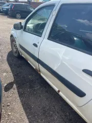 Автомобиль Лада Ларгус KS015L, 2013 г.в., г/н У191ЕК750, VIN XTAKS015LD0751054. Цвет белый, наличие трещин на переднем бампере, на переднем бампере с левой стороны отсутствует накладка-рамка для противотуманной фары вместе с фарой, глубокая коррозия, в том числе и сквозная, в области колесных арок…